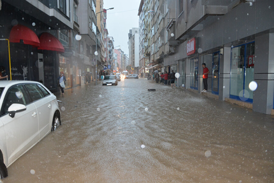 Ordu, Artvin ve Rize'yi de sel bastı