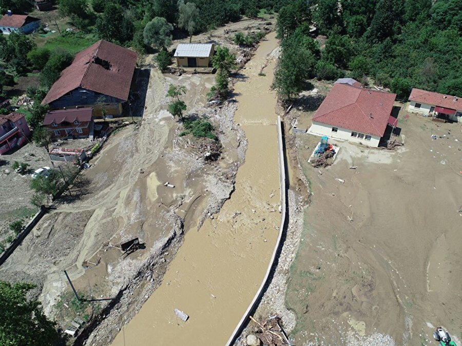 İmar barışı o binanın kaçak olmasını örtmüyor. Bölgede yapılacak olan kentsel dönüşümü ortadan kaldırmıyor.