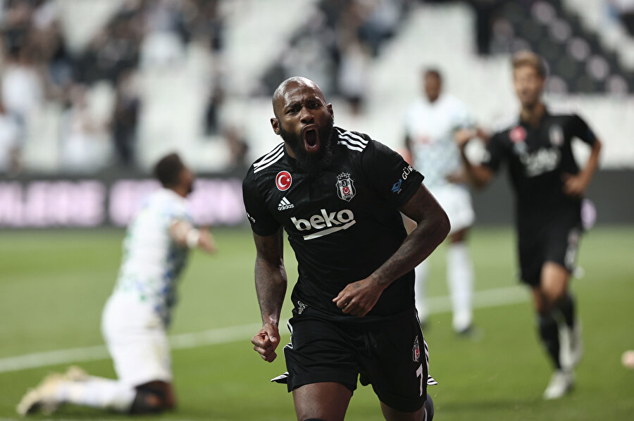 Beşiktaş, evinde Çaykur Rizespor'u 3-0 mağlup etti.