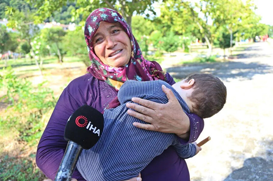 Emre'nin anneannesi umutla torununun bulunmasını bekliyor