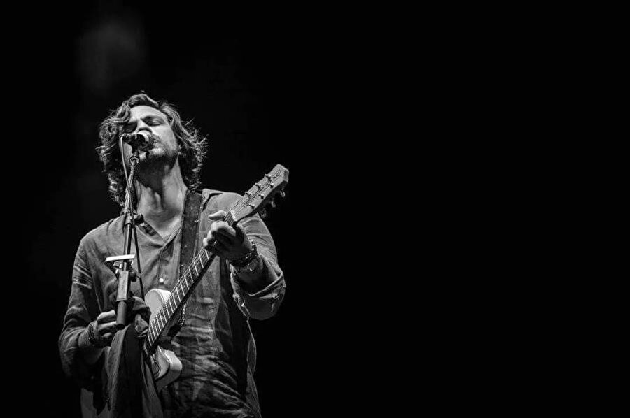 1981 yılında Teksas'da doğan Devendra Banhart bir pop-folk fenomenidir.