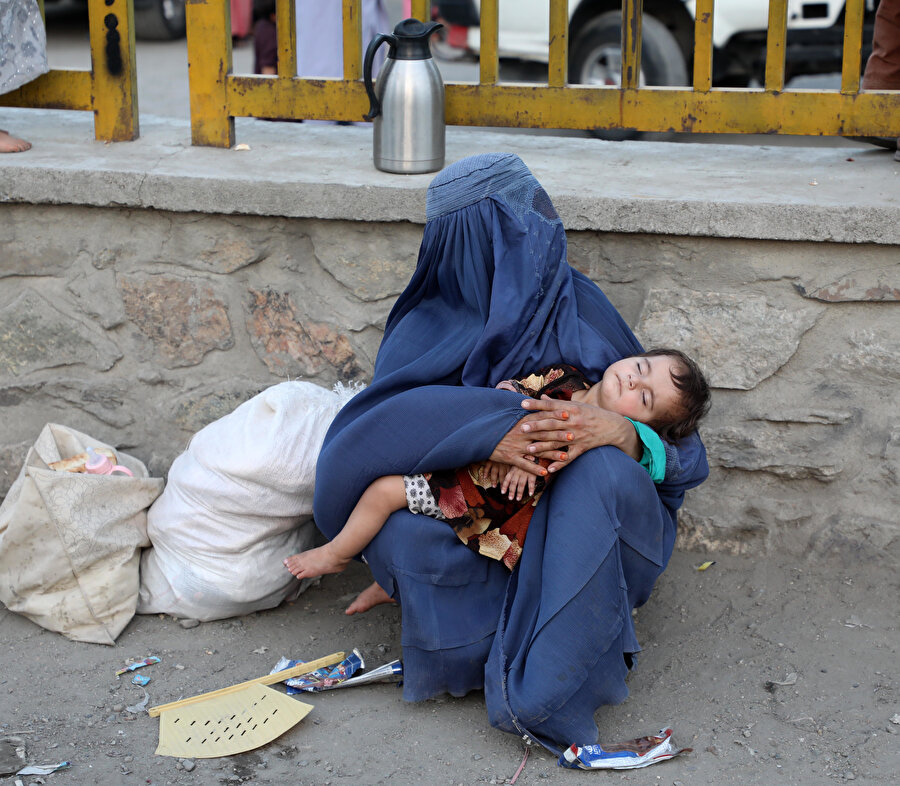 Afganistan halkı, Taliban ve hükümet güçleri arasındaki savaş nedeniyle göç ediyor