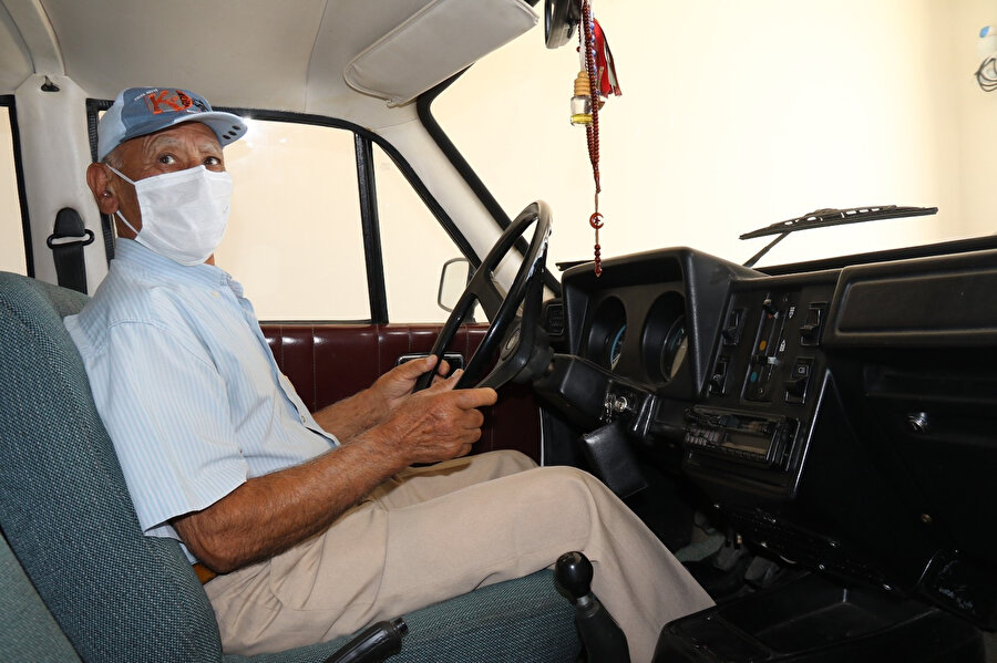 40 yıllık Anadol'a gözü gibi bakıyor: Henüz kilometresi 43 binde