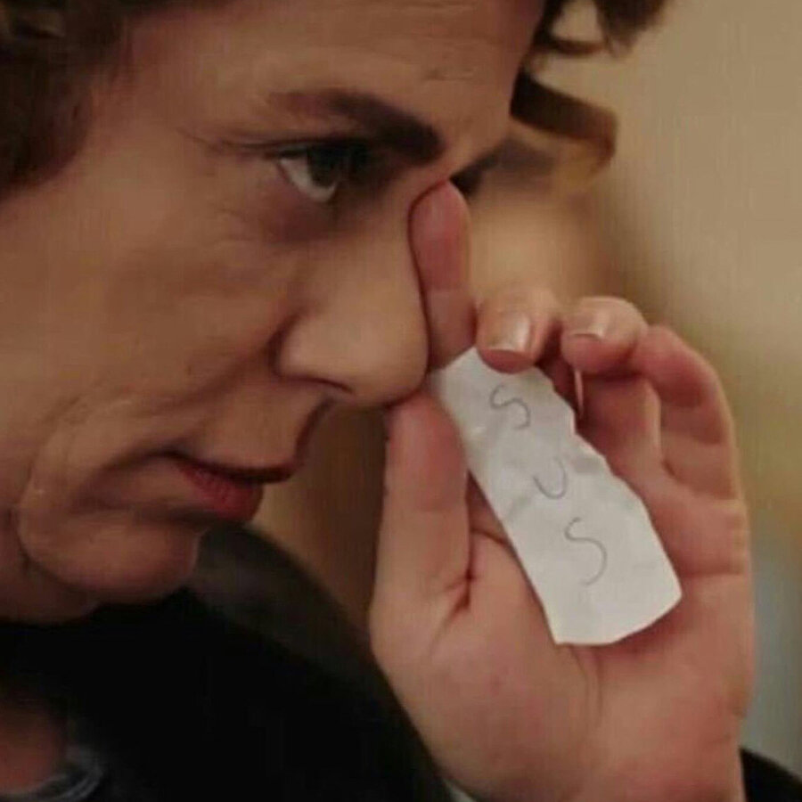 Babama bir şey anlatırken annem: