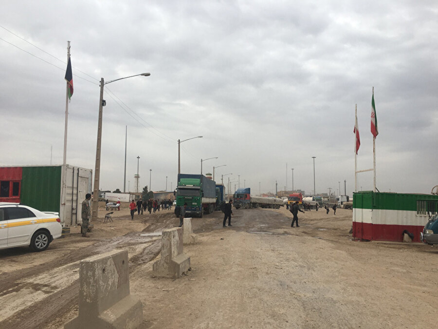 İran, Sistan-Beluçistan ve Rezevi Horasan eyaletlerindeki sınır kapılarından Afganistan vatandaşlarının girişine müsaade etmeyecek.