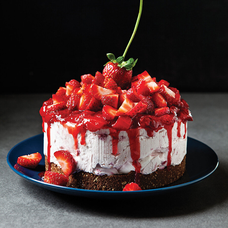 Çilekli Pasta tarifi