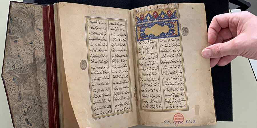 Berlin Devlet Kütüphanesi'nde bulunan Hamdullah Hamdi el yazması Kur'an-ı Kerim. Foto: ARTI 49. 