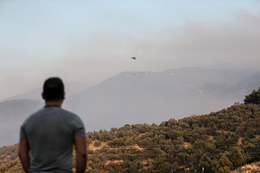 Kazdağları'nda çıkan orman yangınına havadan müdahale