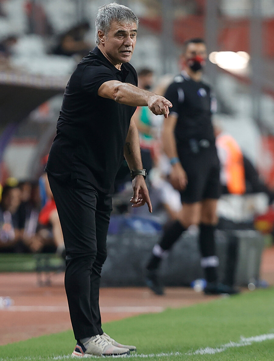 Antalyaspor Teknik Direktörü Ersun Yanal