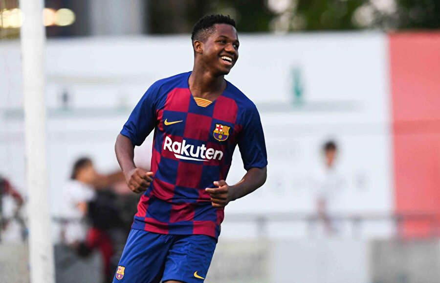 Ansu Fati, altyapısından yetiştiği Barcelona'da yıldız oyunculardan biri oldu.