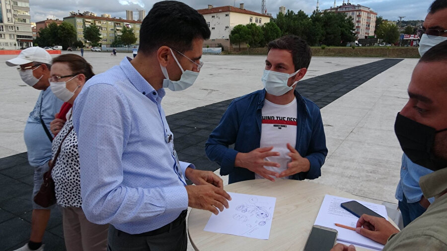 Doktor aşı karşıtı vatandaşı ikna ederek aşı olmasını sağladı