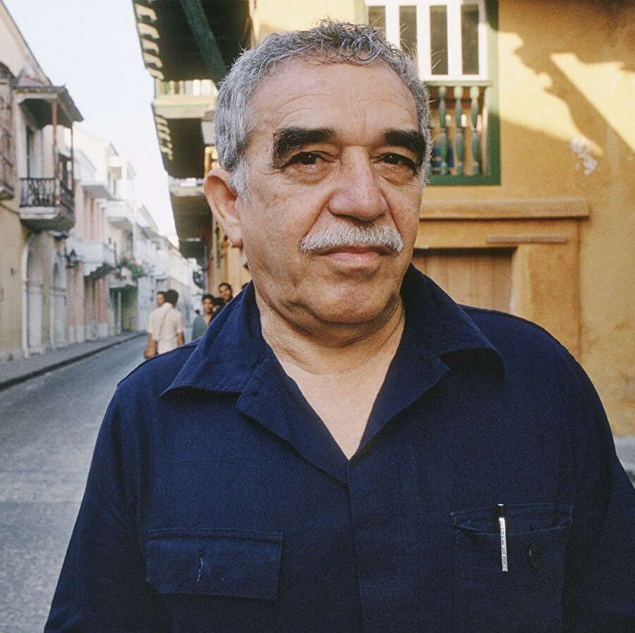 García Márquez, yazar olarak başladı ve beğeni toplamış kurgusal olmayan çalışmalar ve kısa hikâyeler yazdı.