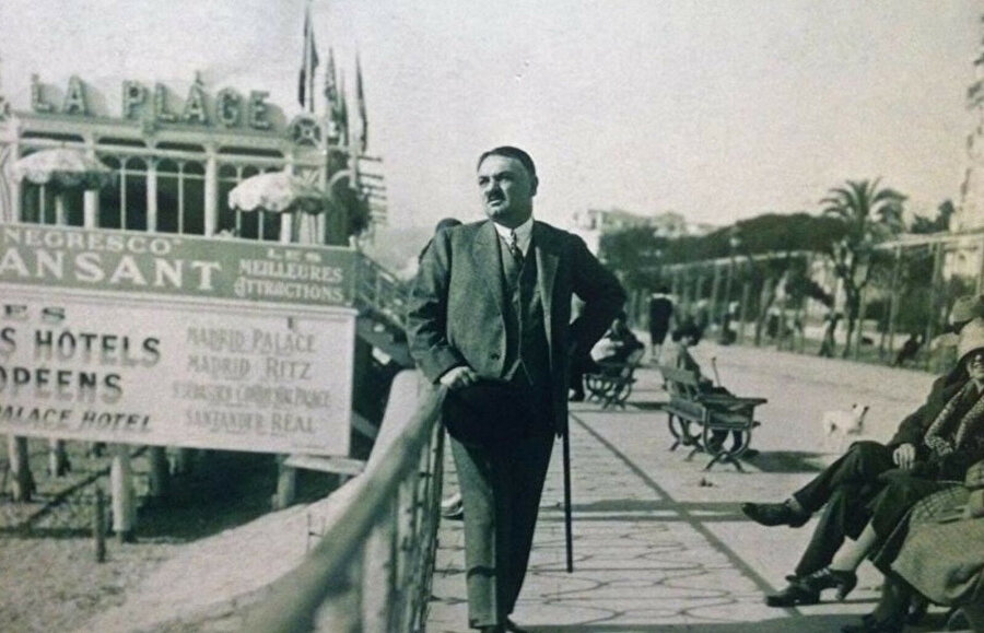 Epey uzun süren Avrupa macerasından sonra 1912’de yeniden İstanbul’a döner.