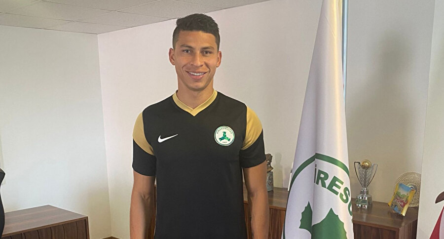 Yeni transfer Alexis Perez