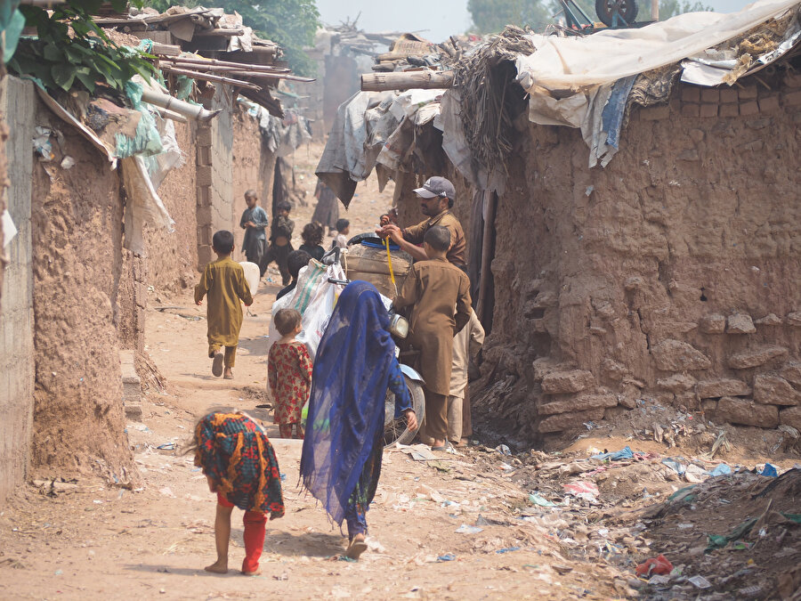 Pakistan'ın mülteci kamplarındaki Afganlar, ülkelerine dönme hazırlığında