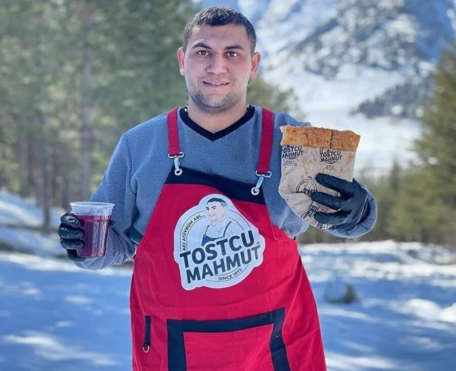 Adana'nın fenomen ismi Tostçu Mahmut
