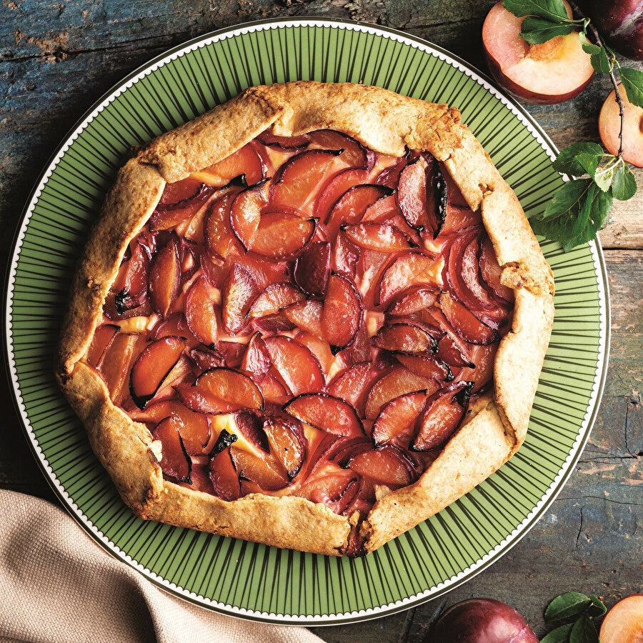 Kırmızı erikli galette