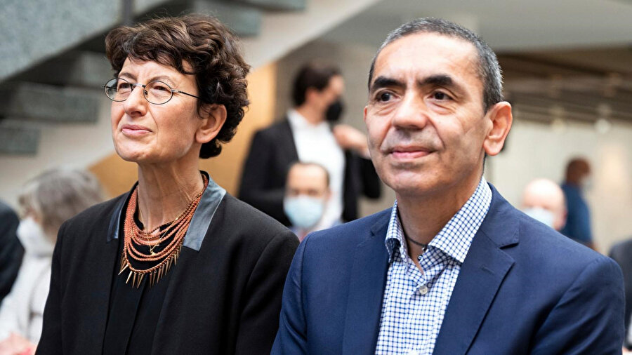 Prof. Dr. Uğur Şahin ve Prof. Dr. Katalin Kariko