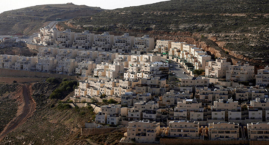 Filistin topraklarındaki tüm Yahudi yerleşimleri uluslararası hukuka göre yasadışı kabul ediliyor. 