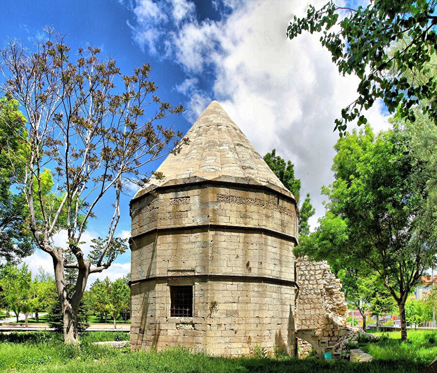 Alaeddin Bey Kümbeti.