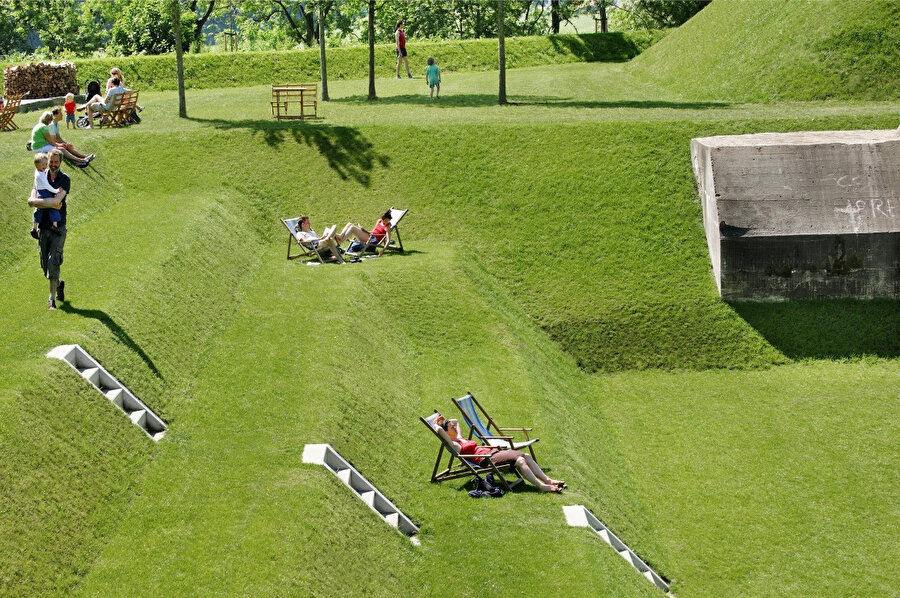 Amfi alanı etkinlikler dışında yoğun şekilde kullanılıyor.