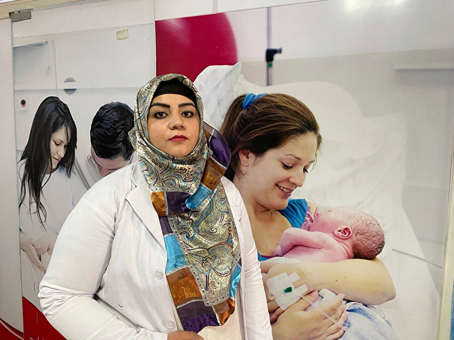 Kabil'de Özel Afgan Mersi Hastanesi'nde kadın doğum doktoru olarak görev yapan Dr. Musemma Destegir.