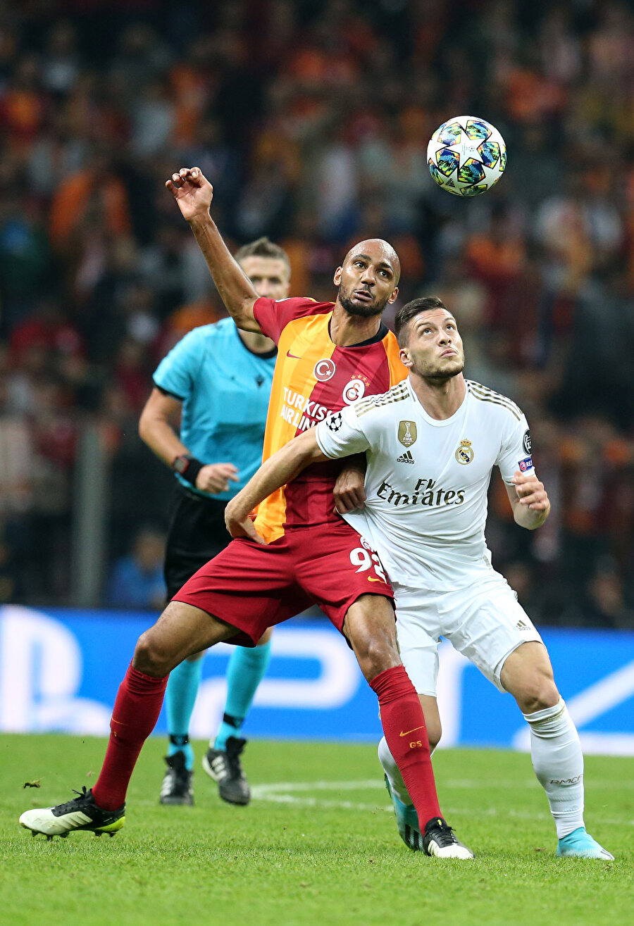 Nzonzi Galatasaray'da toplam 1 yıl forma giydi