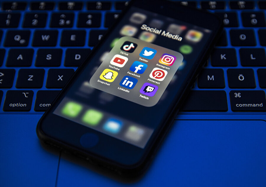 Kullanıcılar Facebook'a ait platformların hiçbirine erişim sağlayamıyor.