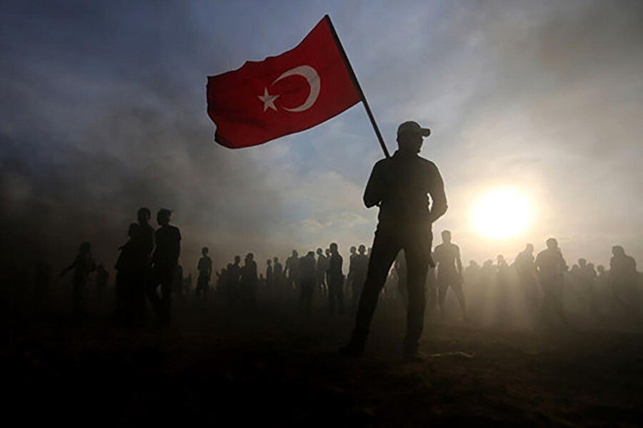 Türkiye’nin sınırları, Türkçe, Türk Bayrağı ve İstiklal Marşı. Bunların herhangi birinden taviz vermemiz söz konusu olamaz. 
