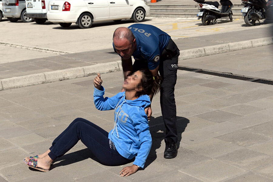 Satırla saldıran erkek arkadaşının tutuksuz yargılanmasını istedi