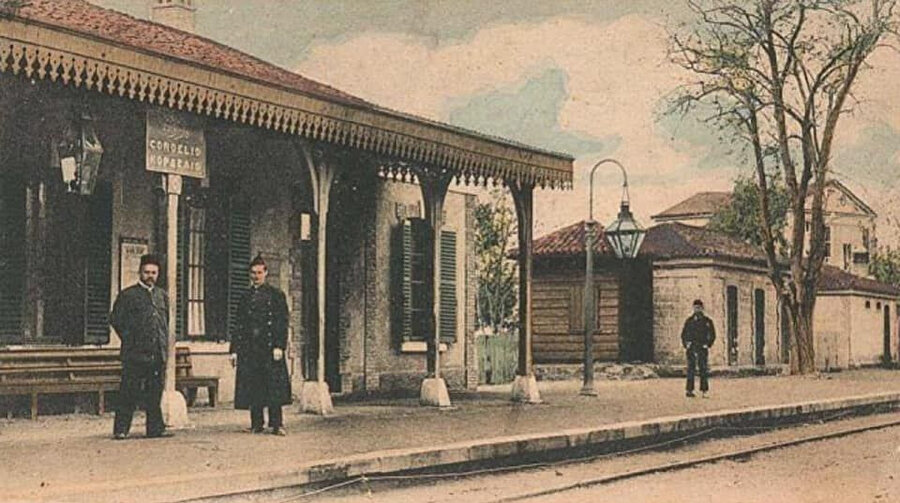 Eskişehir’e yaklaştık. Tren neredeyse duracak kadar yavaşladı.