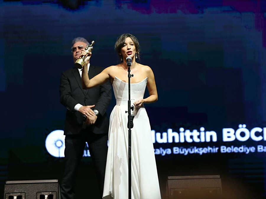 Tamer Karadağlı ile Nihal Yalçın arasında 58. Antalya Altın Portakal Film Festivali'nde ödül gerginliği yaşanmıştı