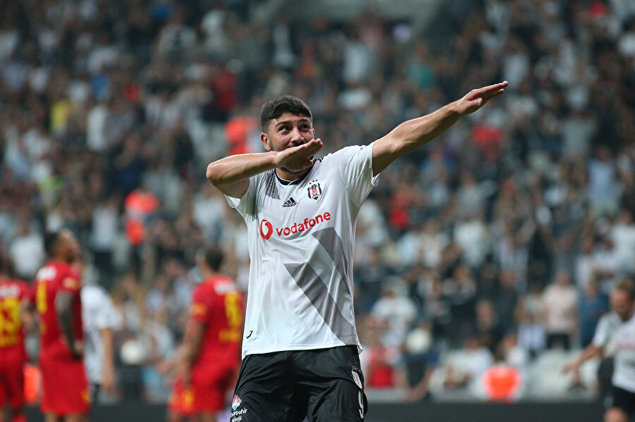 Beşiktaş'ın genç futbolcusu Güven Yalçın