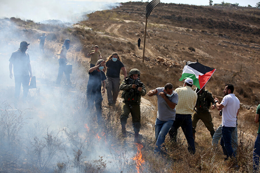 Yahudi yerleşimcilerin Filistinli çiftçilere saldırıları.