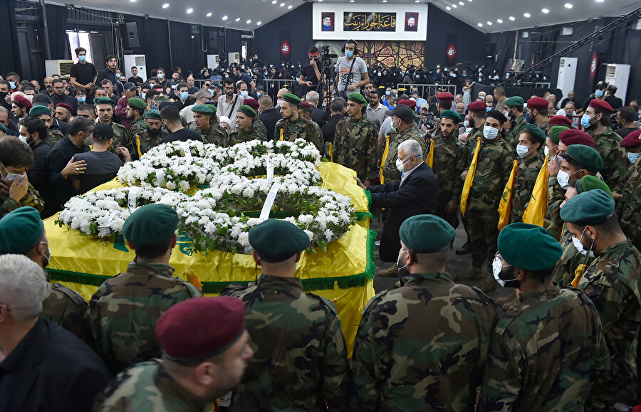 Saldırıda hayatını kaybedenlerin cenaze törenlerine binlerce kişi katıldı. 