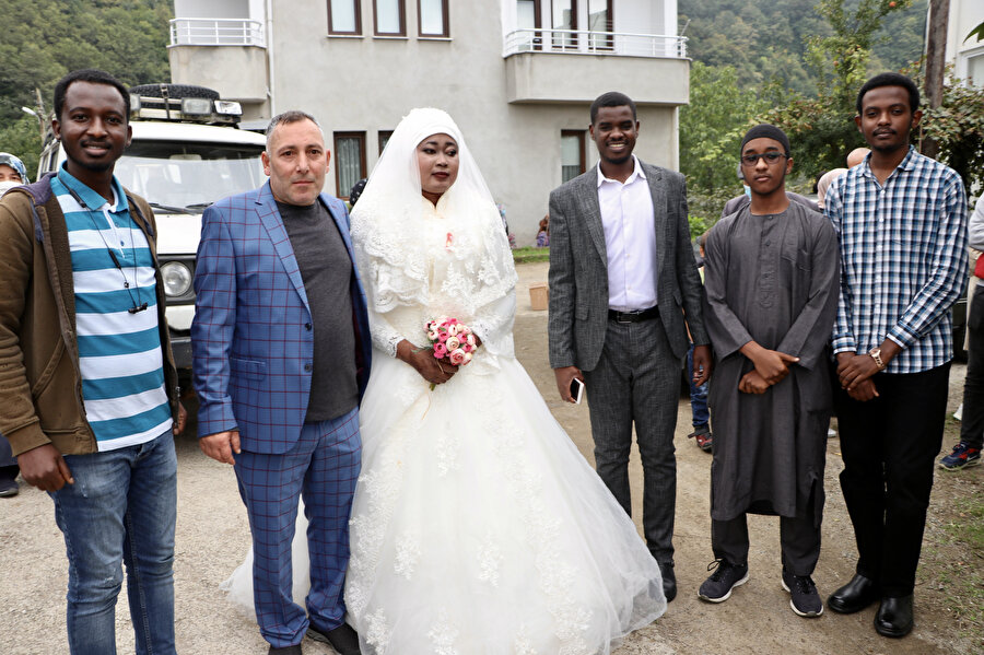Birbirlerini internetten buldular: Sudan'dan Trabzon'a gelin geldi
