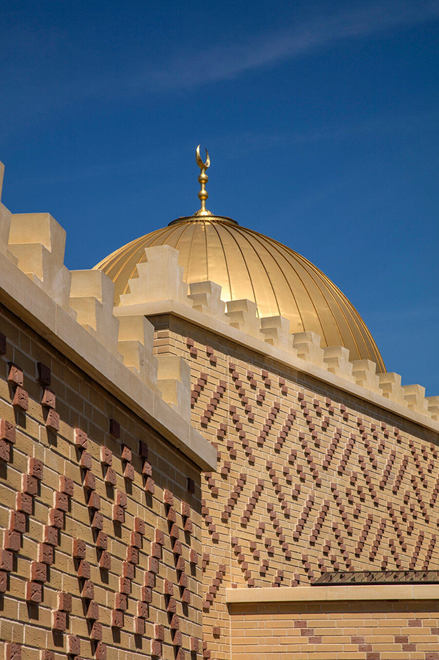 Naif kubbe, geleneksel İslam mimarisinden esinle inşa ediliyor.