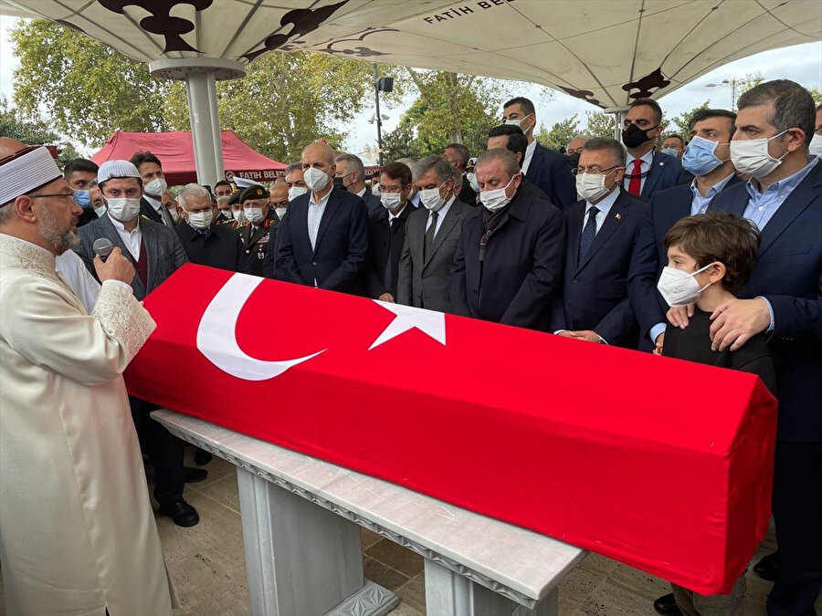 Özdemir Bayraktar'ın cenaze namazını Diyanet İşleri Başkanı Ali Erbaş kıldırdı