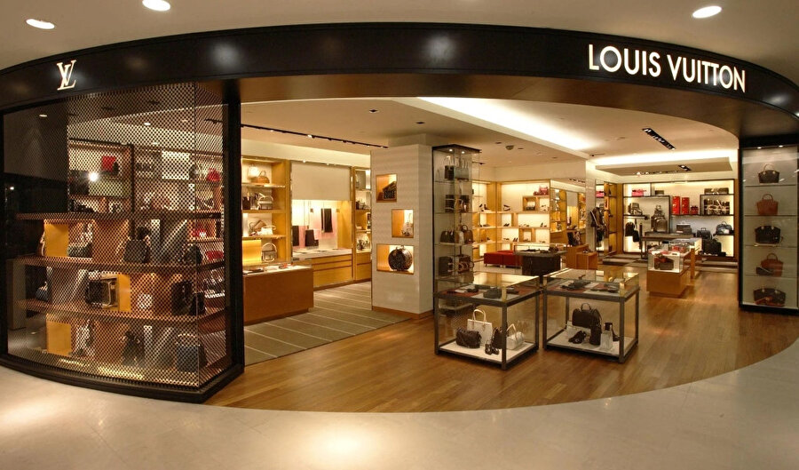 Bir Louis Vuitton mağazası… Duymuştum ama kendim de görmek istedim. 