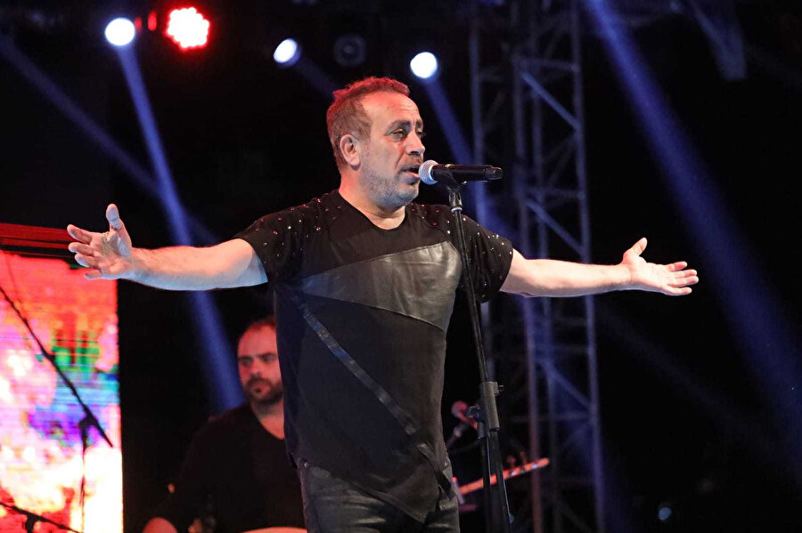 Haluk Levent