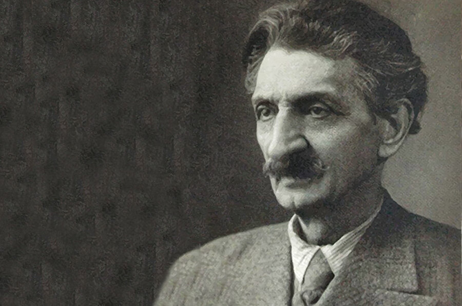 İbnülemin Mahmut Kemal İnal. Bütün bir imparatorluğa varis, derin ve çok yönlü bir ilmi çaba.