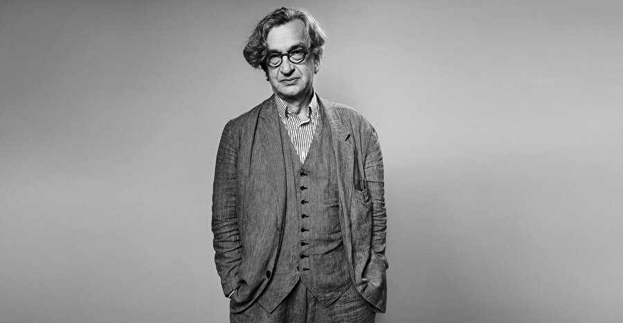 Wim Wenders, Martin Scorsese tarafından kurulmuş ve göz ardı edilmiş Dünya filmlerinin korunmasını ve onarılmasını hedefleyen World Cinema Foundation(Dünya Sinema Vakfı)'nın da danışman heyetinde bulunmaktadır.