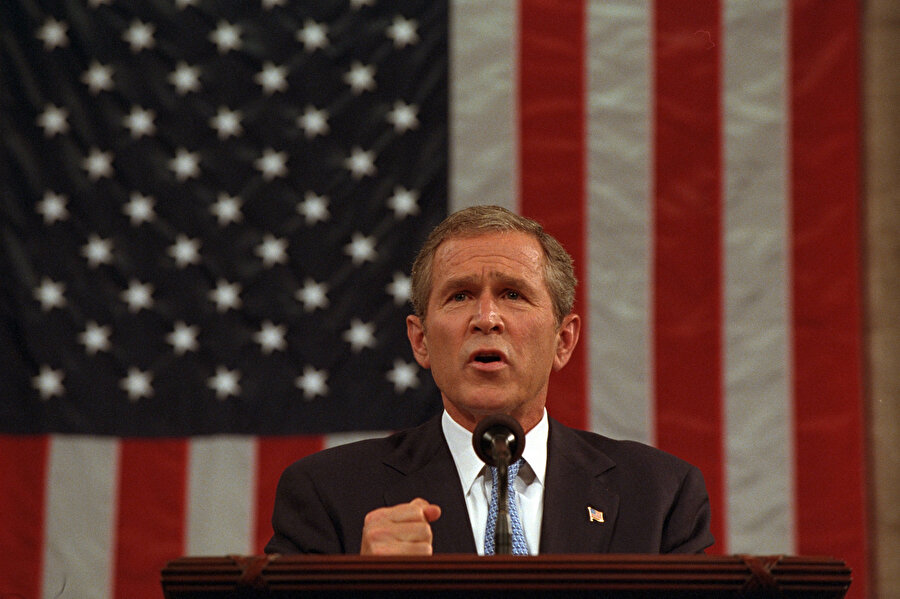 Eski ABD Başkanı George W. Bush, 20 Eylül 2001'de Teröre Savaş konusunda Kongre'ye seslenirken.