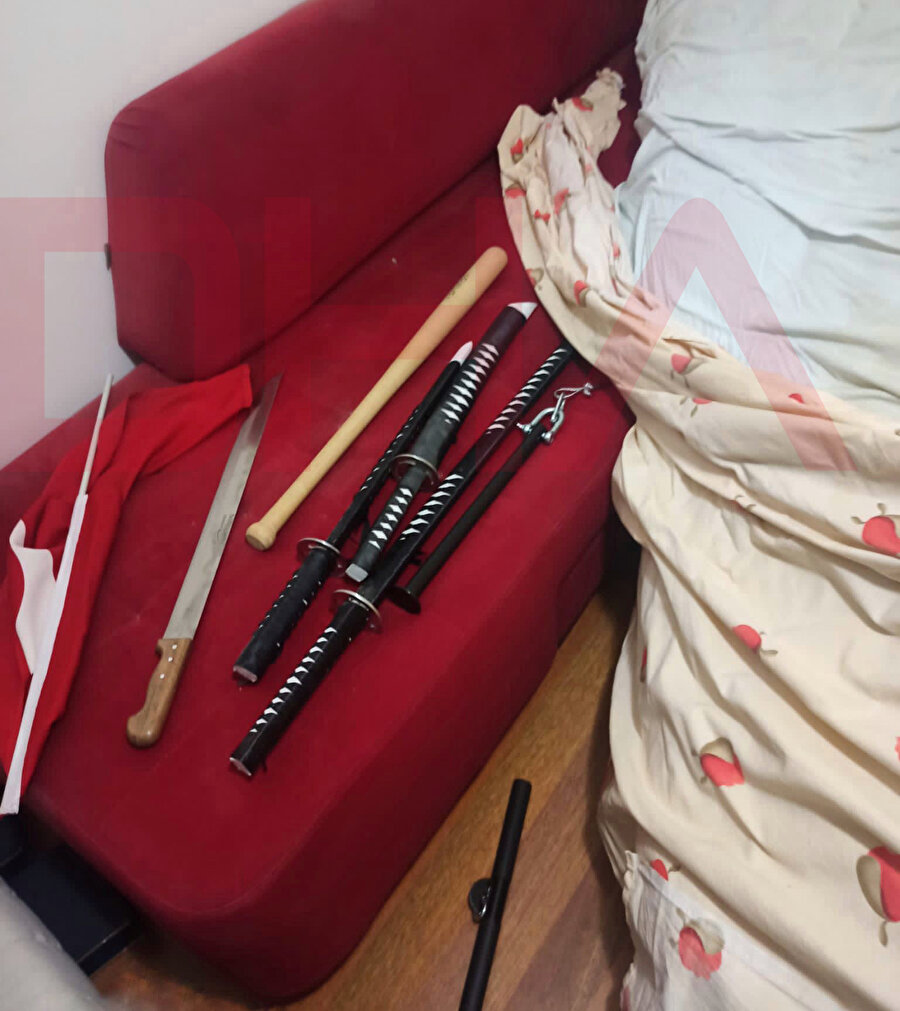 Samuray kılıçlı katilin evinden yeni görüntüler: Dehşet koleksiyonu ortaya çıktı