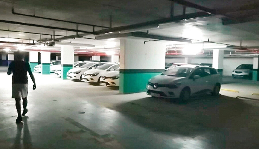 Site otoparkındaki araçlar