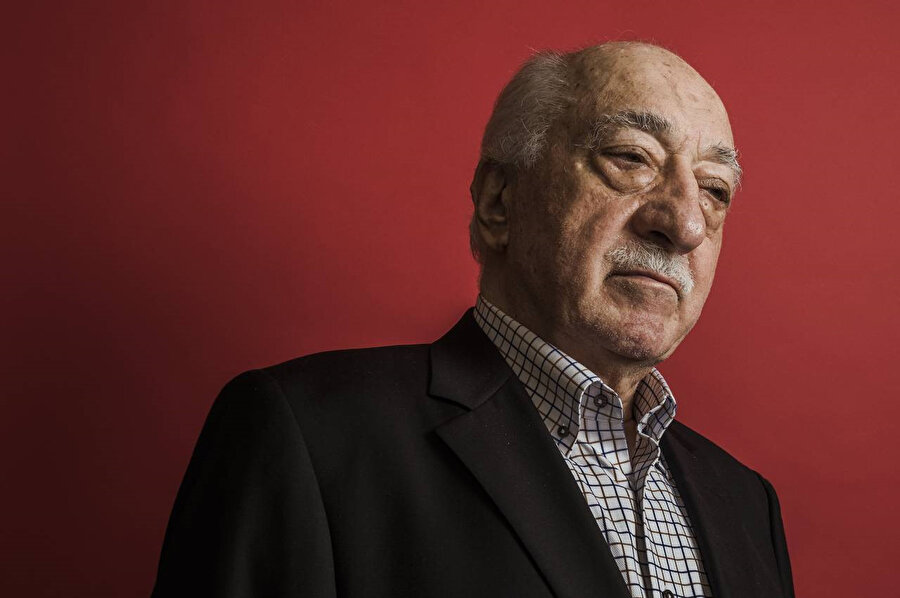 Terörist başı Gülen’in annesi Rabin, Endülüs medeniyetini yıkan İspanya’nın zulmünden kaçarak Osmanlı’ya sığınmış Yahudi bir aileden geliyor. 