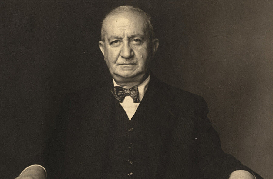Memduh Şevket Esendal