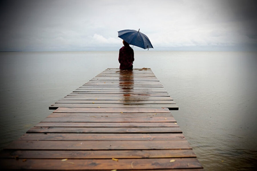 Ne zaman başladığını tam olarak bilmediğim o şarkıyı can kulağıyla dinlemeliyim bu kez.