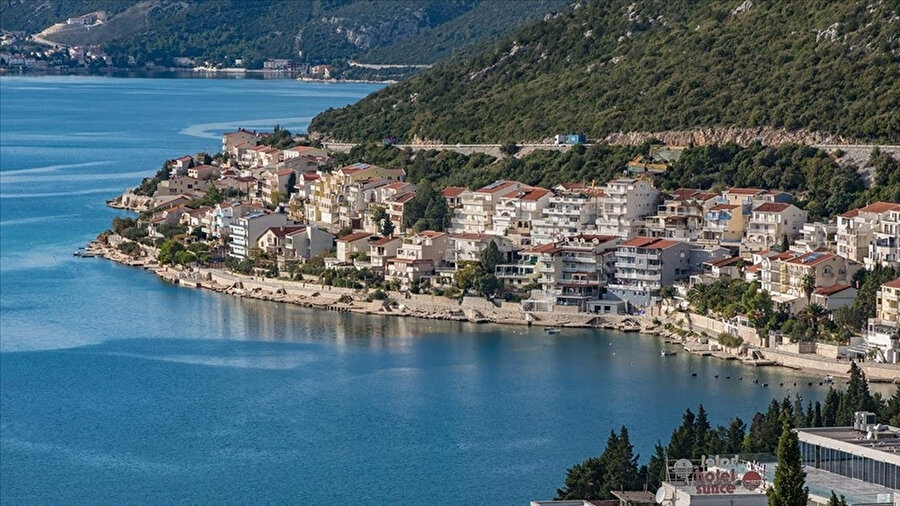 Neum, Bosna-Hersek'in denize kıyısı olan tek şehri.