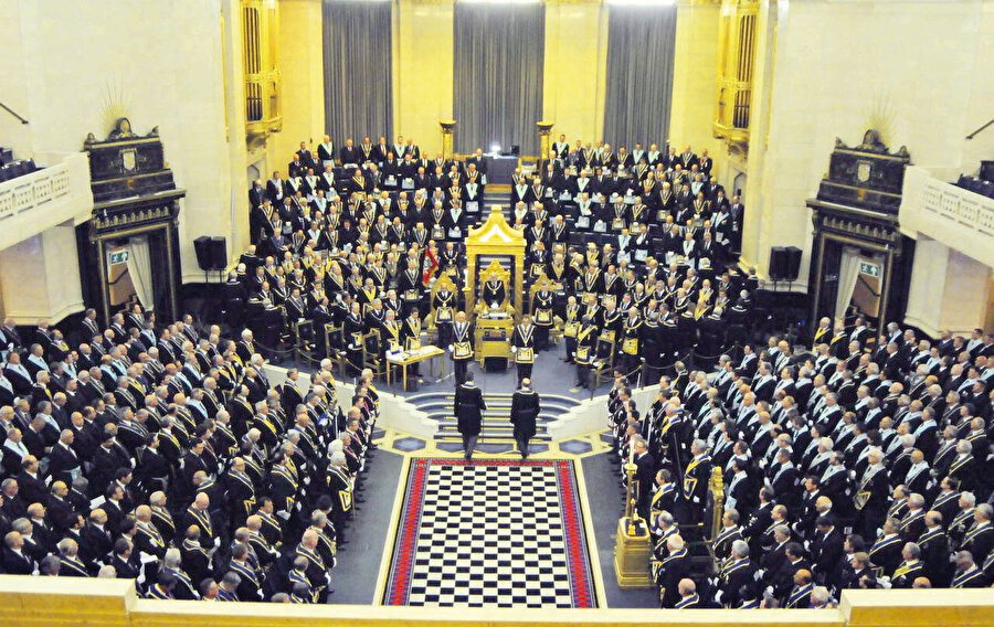 Terörist başı; Masonluğa özel bir ilgi duyardı.